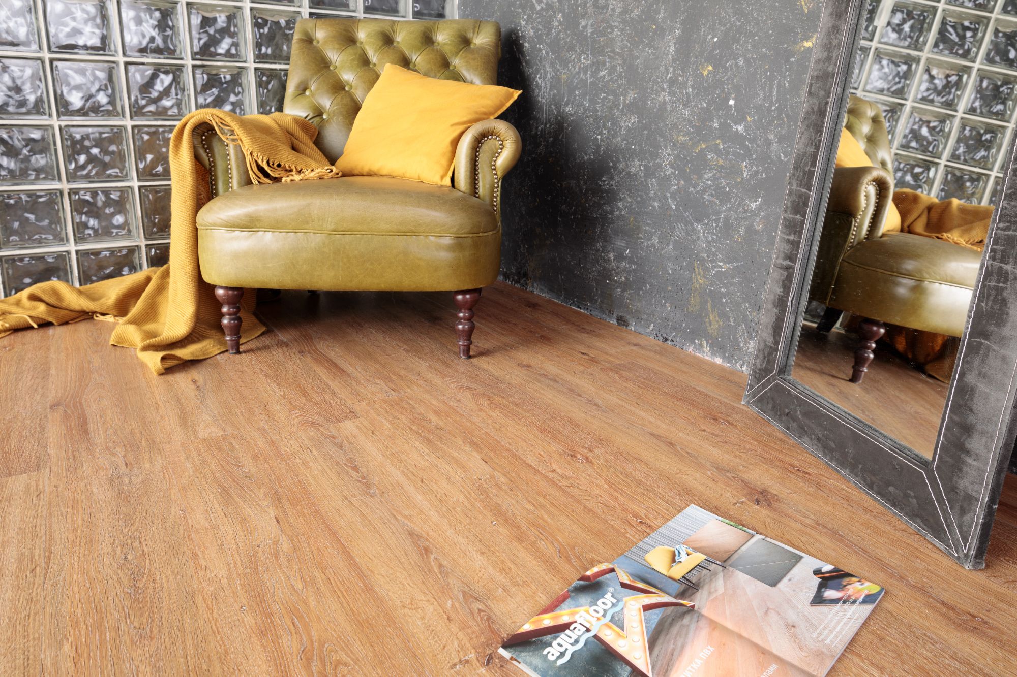 Кварцвиниловая плитка Aqua Floor Quartz AF3513QV 1220x180 Дуб Темный замковый кварц винил напольный
