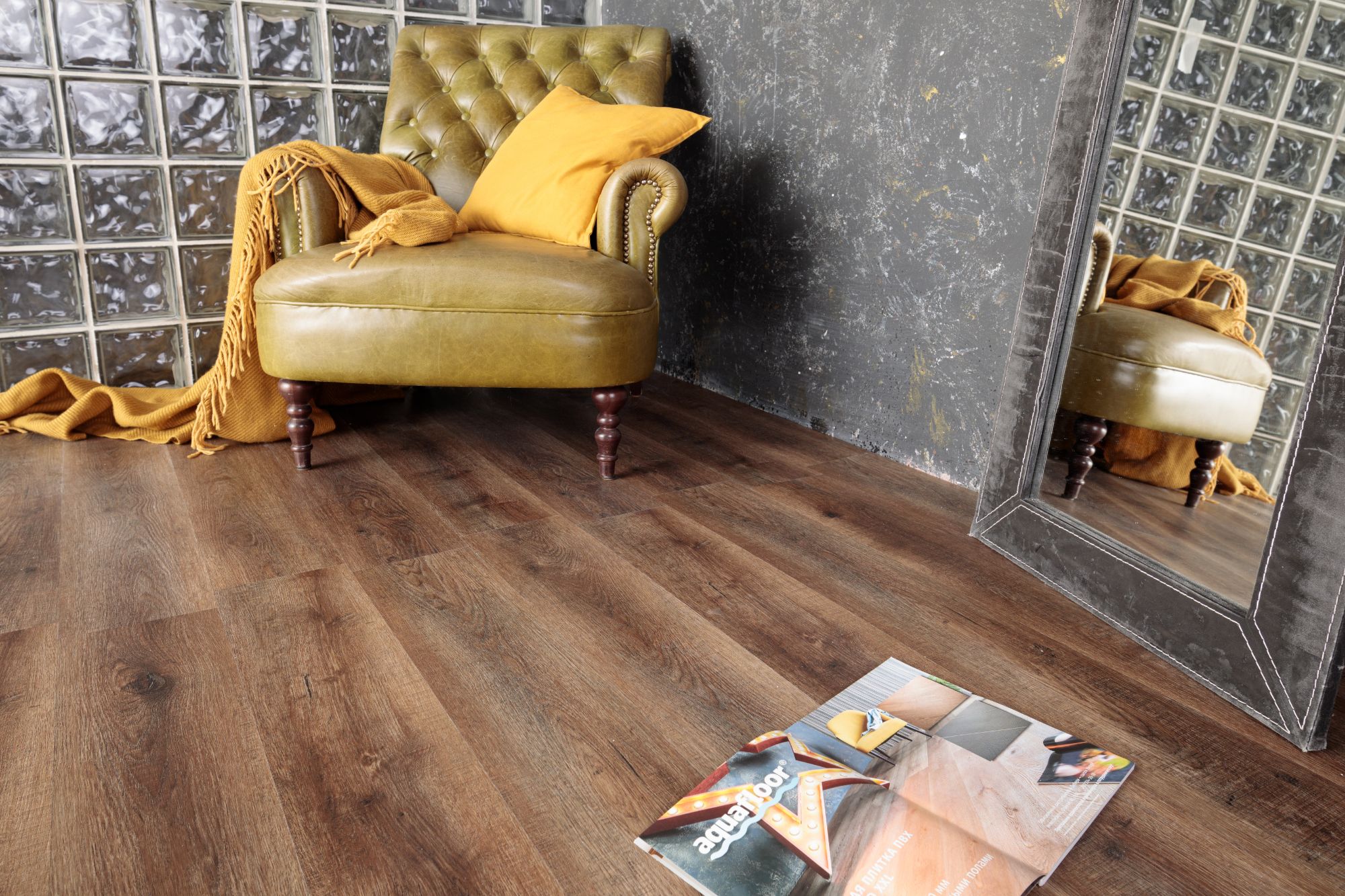 Кварцвиниловая плитка Aqua Floor Quartz AF3513QV 1220x180 Дуб Темный замковый кварц винил напольный