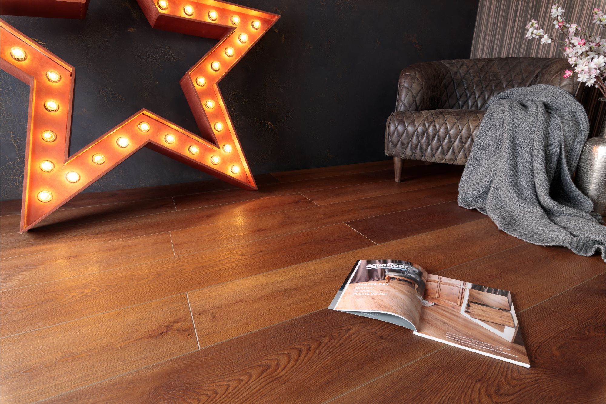 Кварцвиниловая плитка Aqua Floor Realwood XXL AF8024XXL 1800x228 Дуб Темный замковый кварц винил напольный