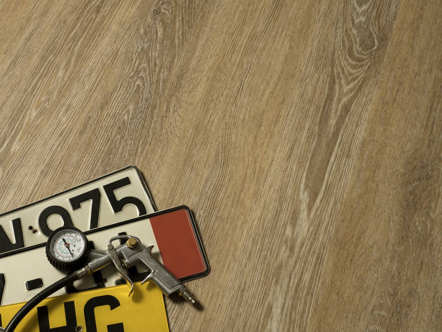 Кварцвиниловая плитка Fine Floor Gear FF-1802 Дуб Гудвуд кварц винил напольный