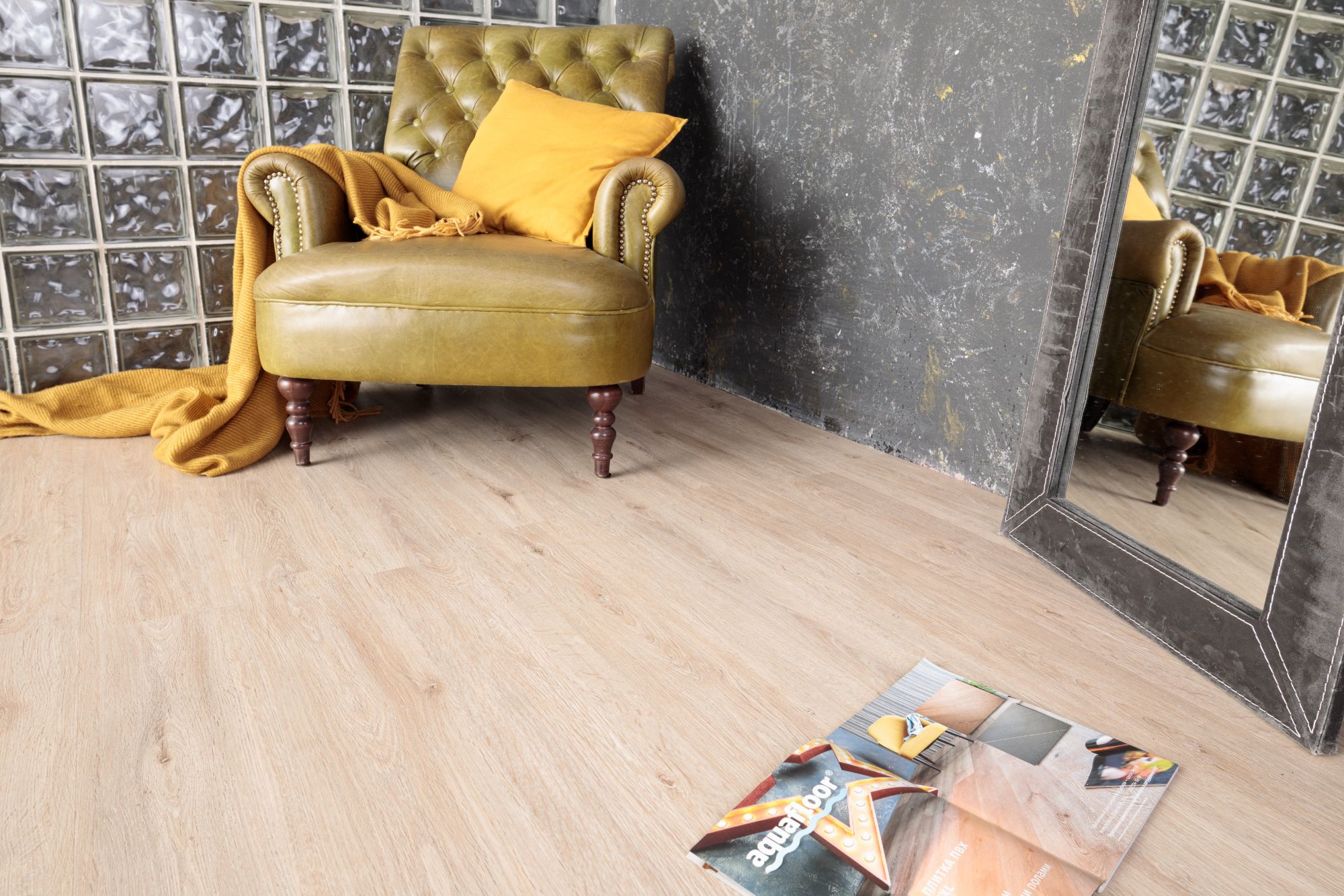 Кварцвиниловая плитка Aqua Floor Quartz AF3513QV 1220x180 Дуб Темный замковый кварц винил напольный