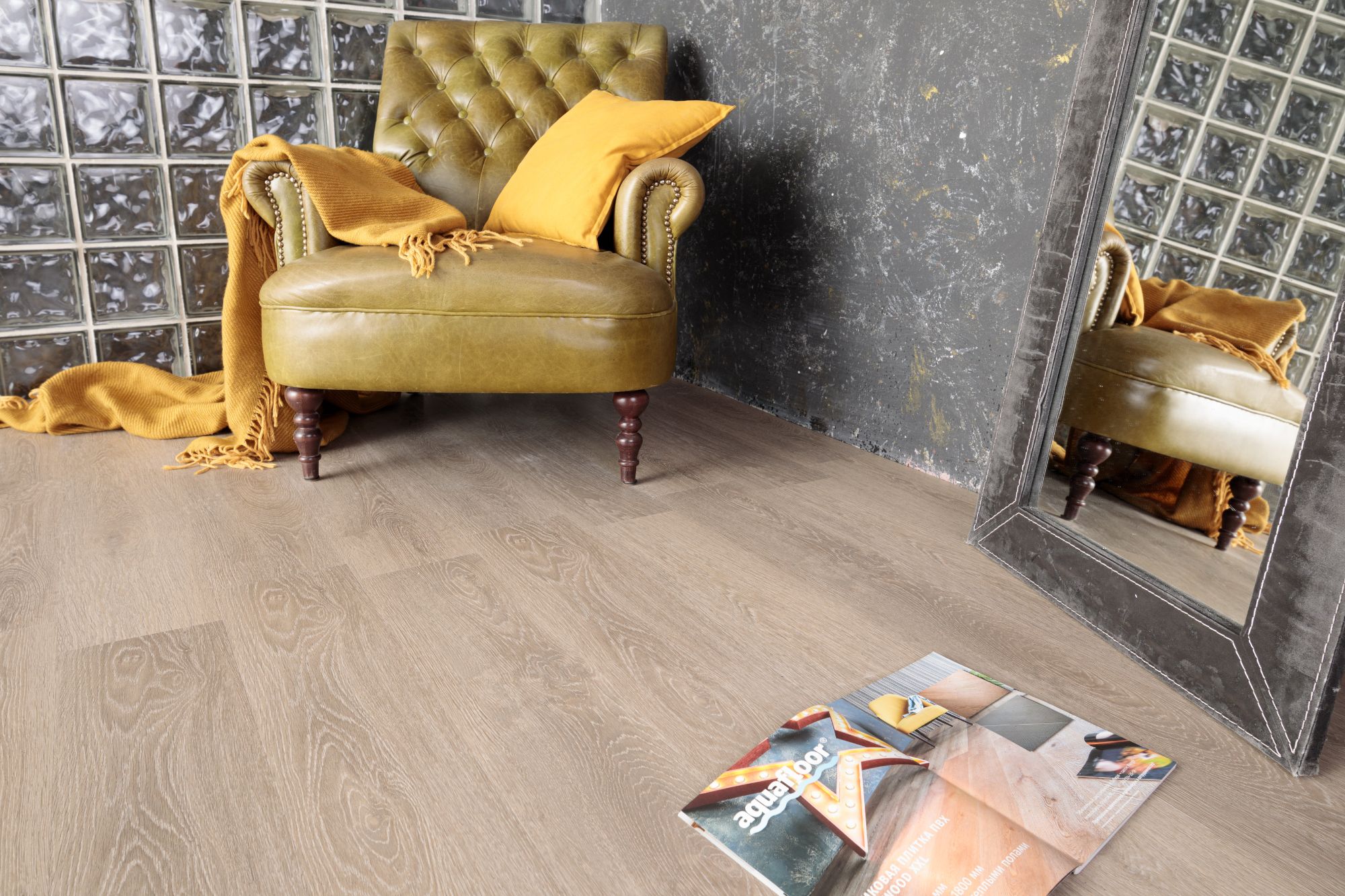 Кварцвиниловая плитка Aqua Floor Quartz AF3513QV 1220x180 Дуб Темный замковый кварц винил напольный