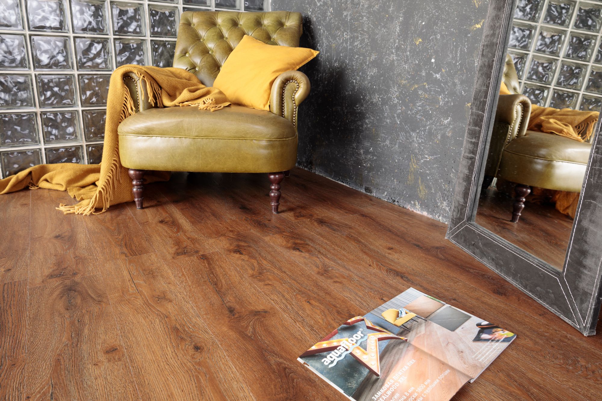 Кварцвиниловая плитка Aqua Floor Quartz AF3513QV 1220x180 Дуб Темный замковый кварц винил напольный