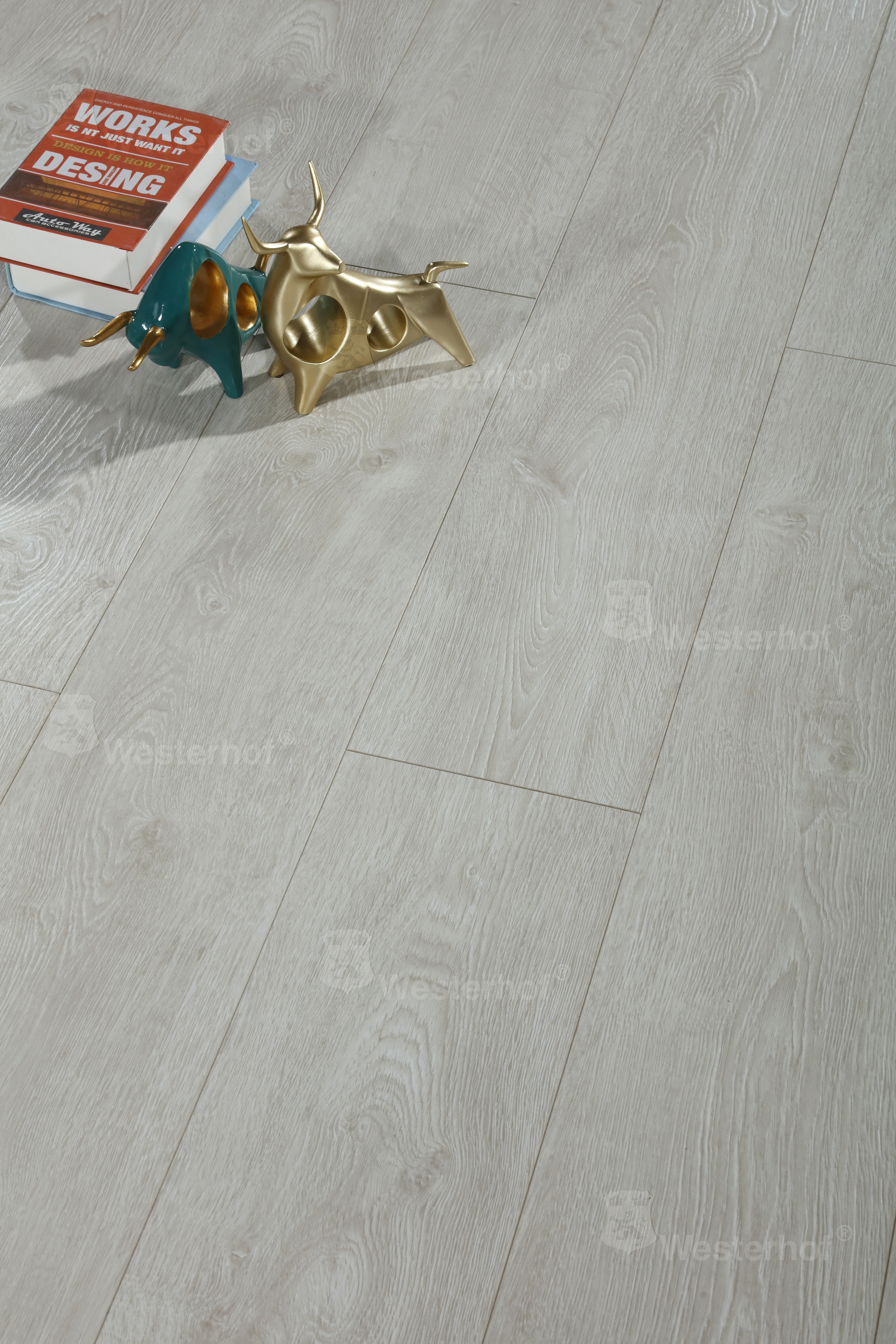 Ламинат Westerhof Maestro SuperStep Дуб Бастонь 9219-8 24x121.5 коричневый