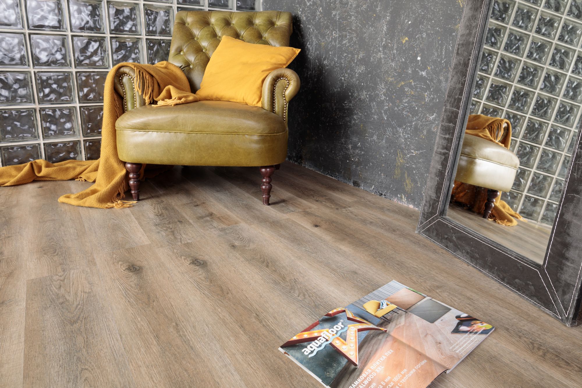 Кварцвиниловая плитка Aqua Floor Quartz AF3513QV 1220x180 Дуб Темный замковый кварц винил напольный