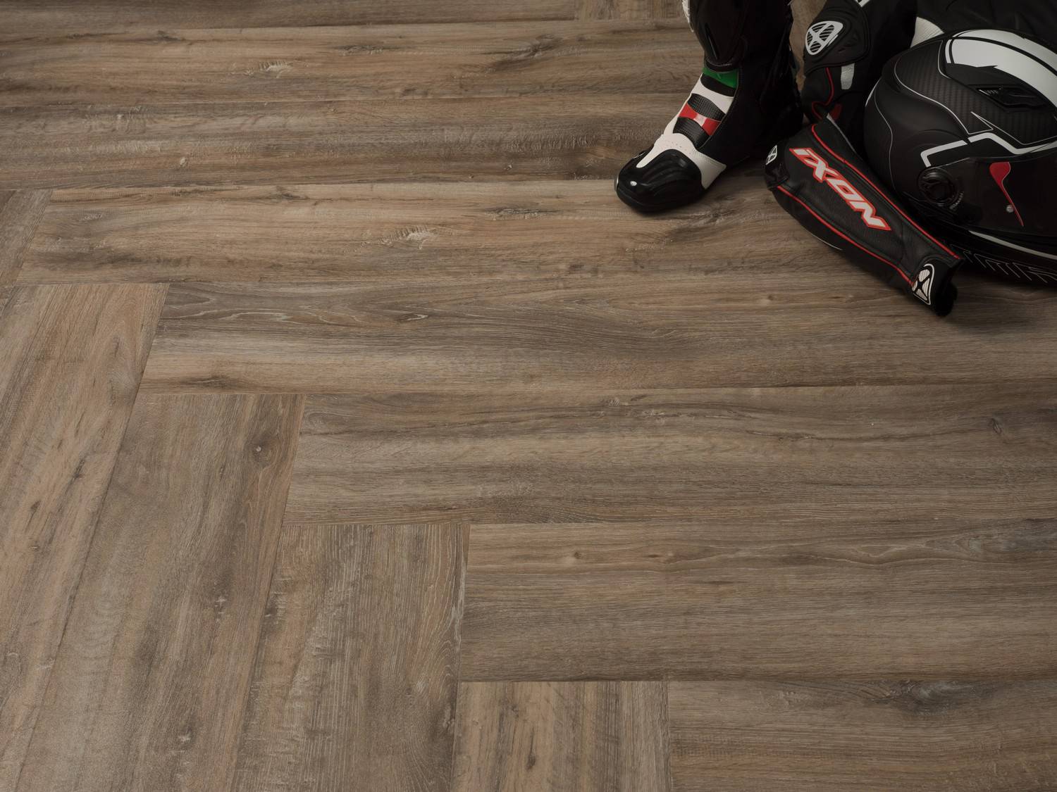 Кварцвиниловая плитка Fine Floor Gear FF-1802 Дуб Гудвуд кварц винил напольный