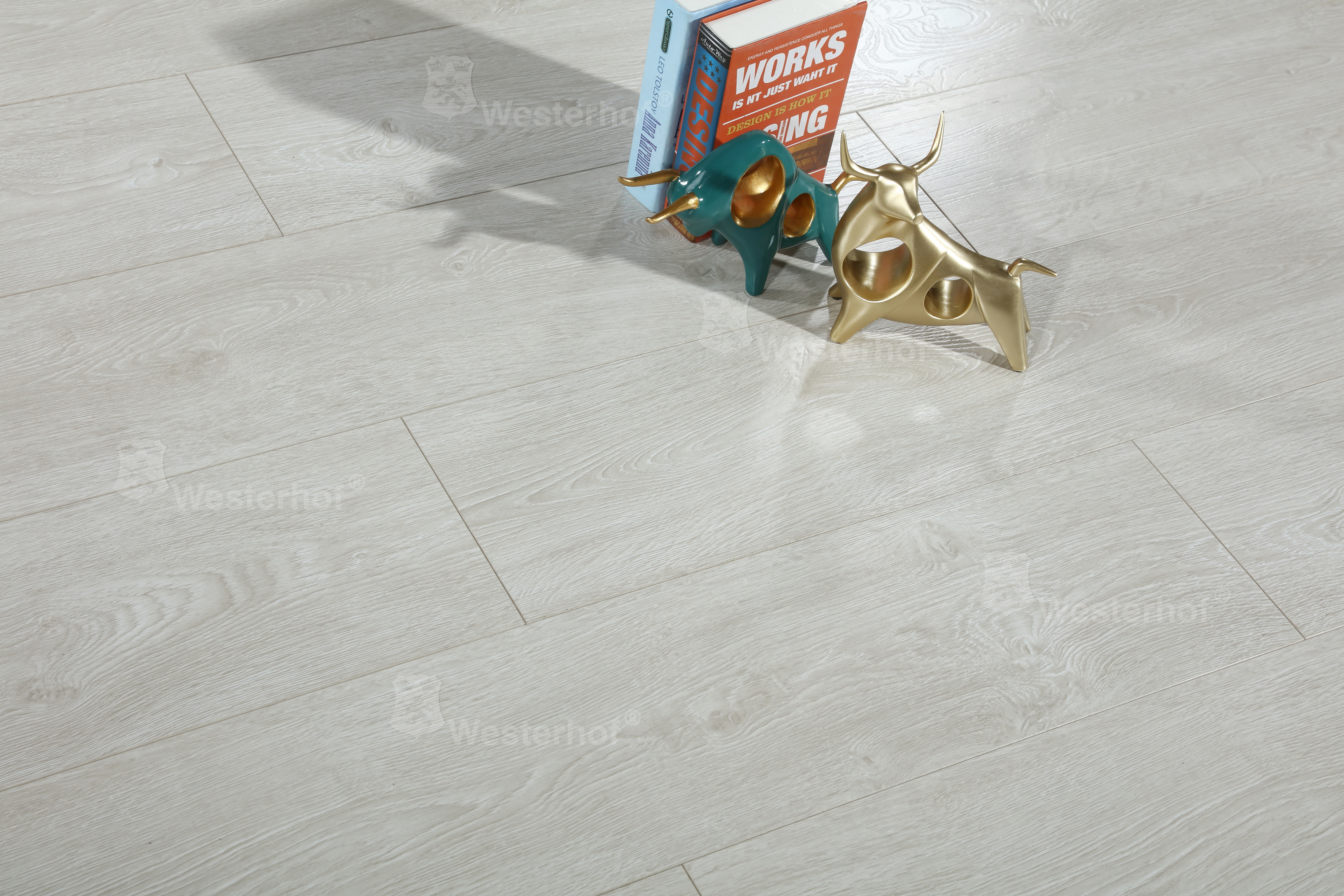 Ламинат Westerhof Maestro SuperStep Дуб Бастонь 9219-8 24x121.5 коричневый