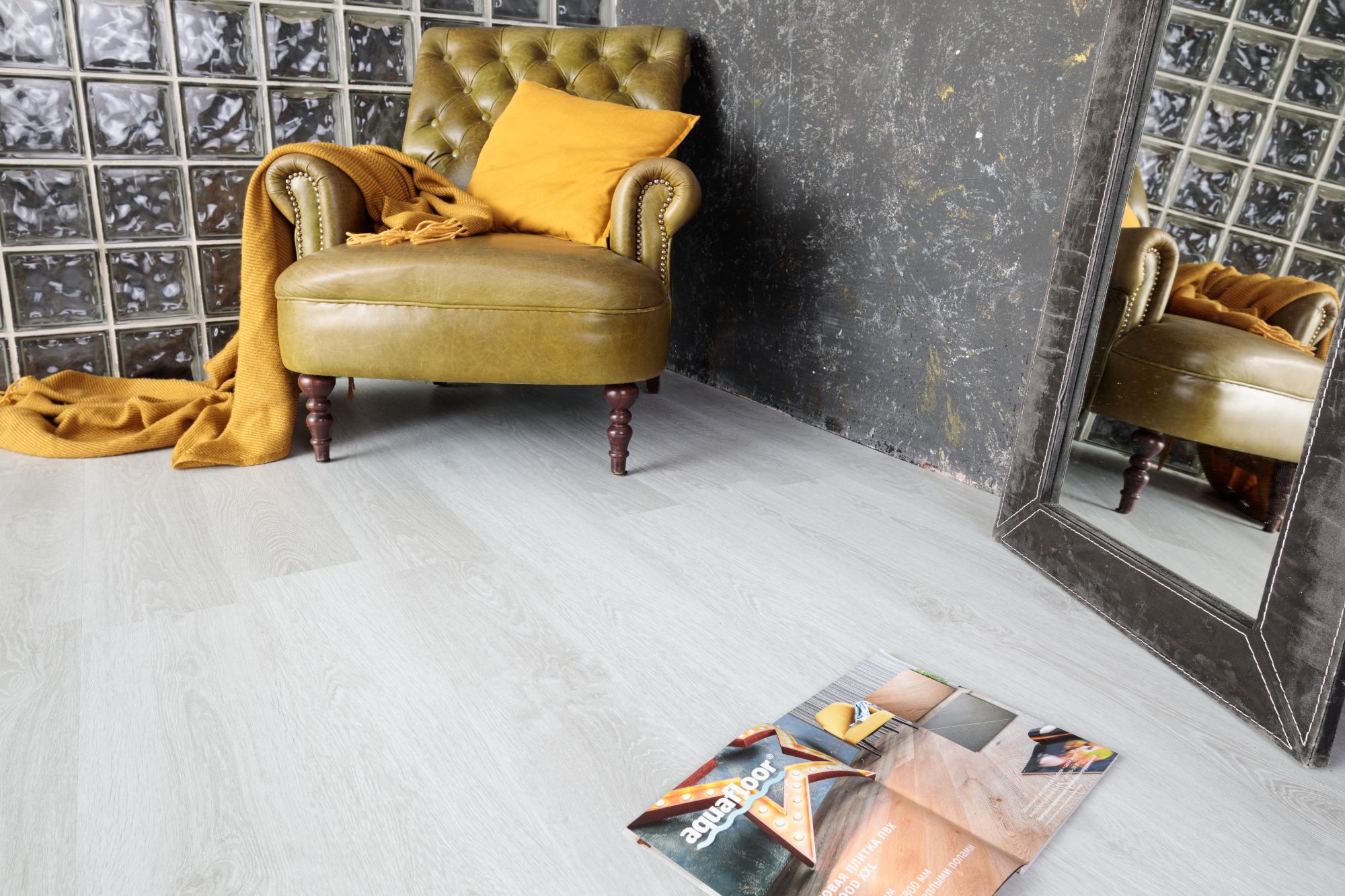 Кварцвиниловая плитка Aqua Floor Quartz AF3513QV 1220x180 Дуб Темный замковый кварц винил напольный