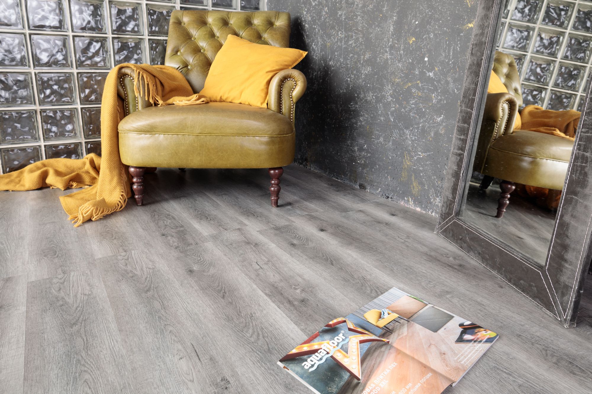 Кварцвиниловая плитка Aqua Floor Quartz AF3513QV 1220x180 Дуб Темный замковый кварц винил напольный
